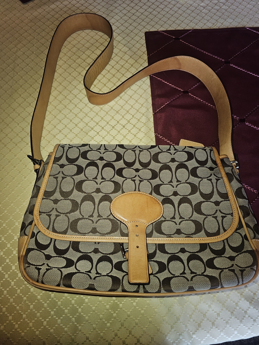 Authentic 2001 Coach Hampton Crossbody Bag - 12"x9"x4" - Picture 2 of 11